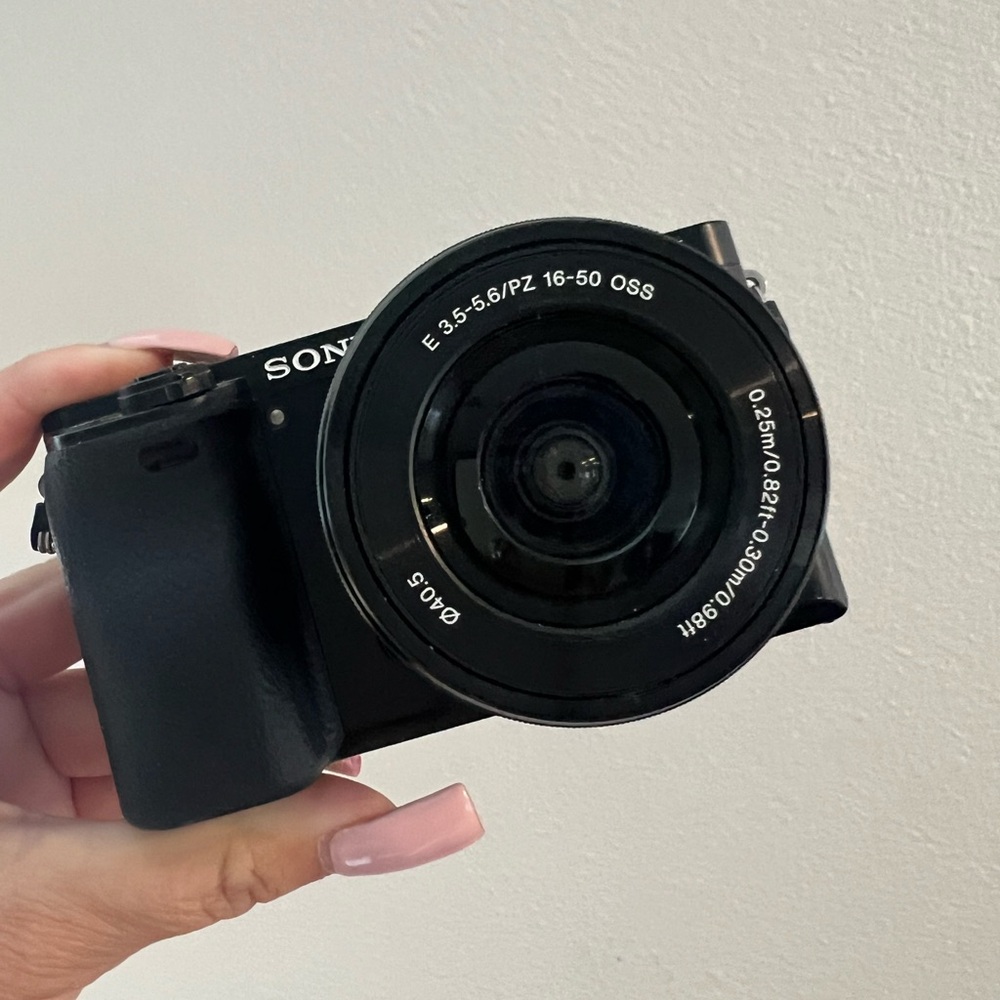 Sony A6000